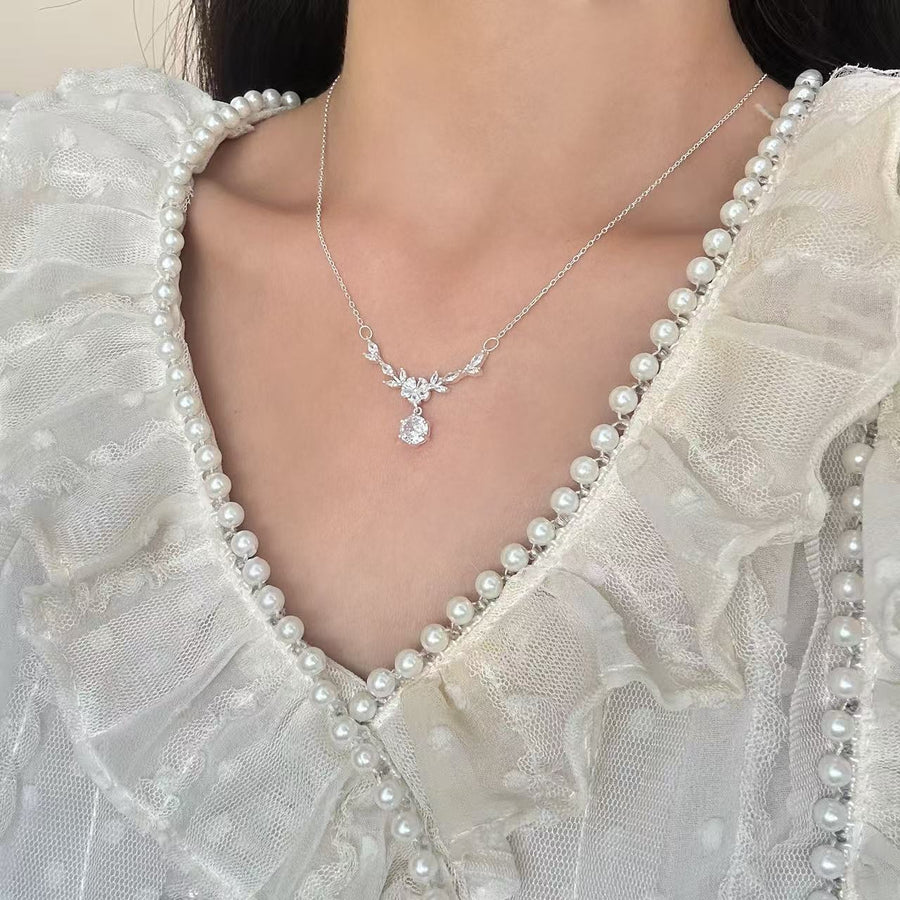 Laurel Branch Necklace